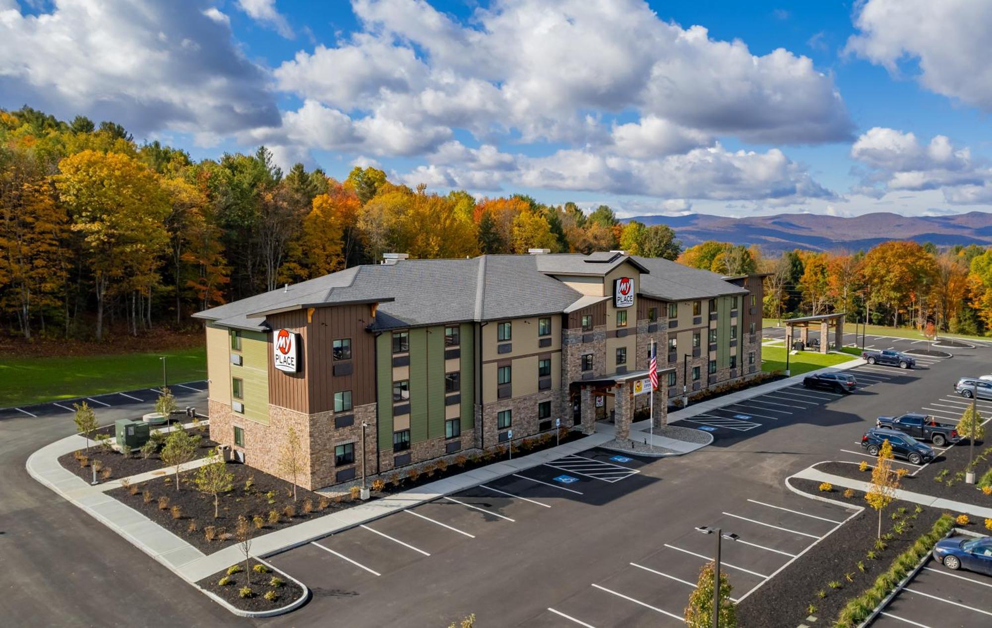 My Place Hotel-Randolph, Vt מראה חיצוני תמונה