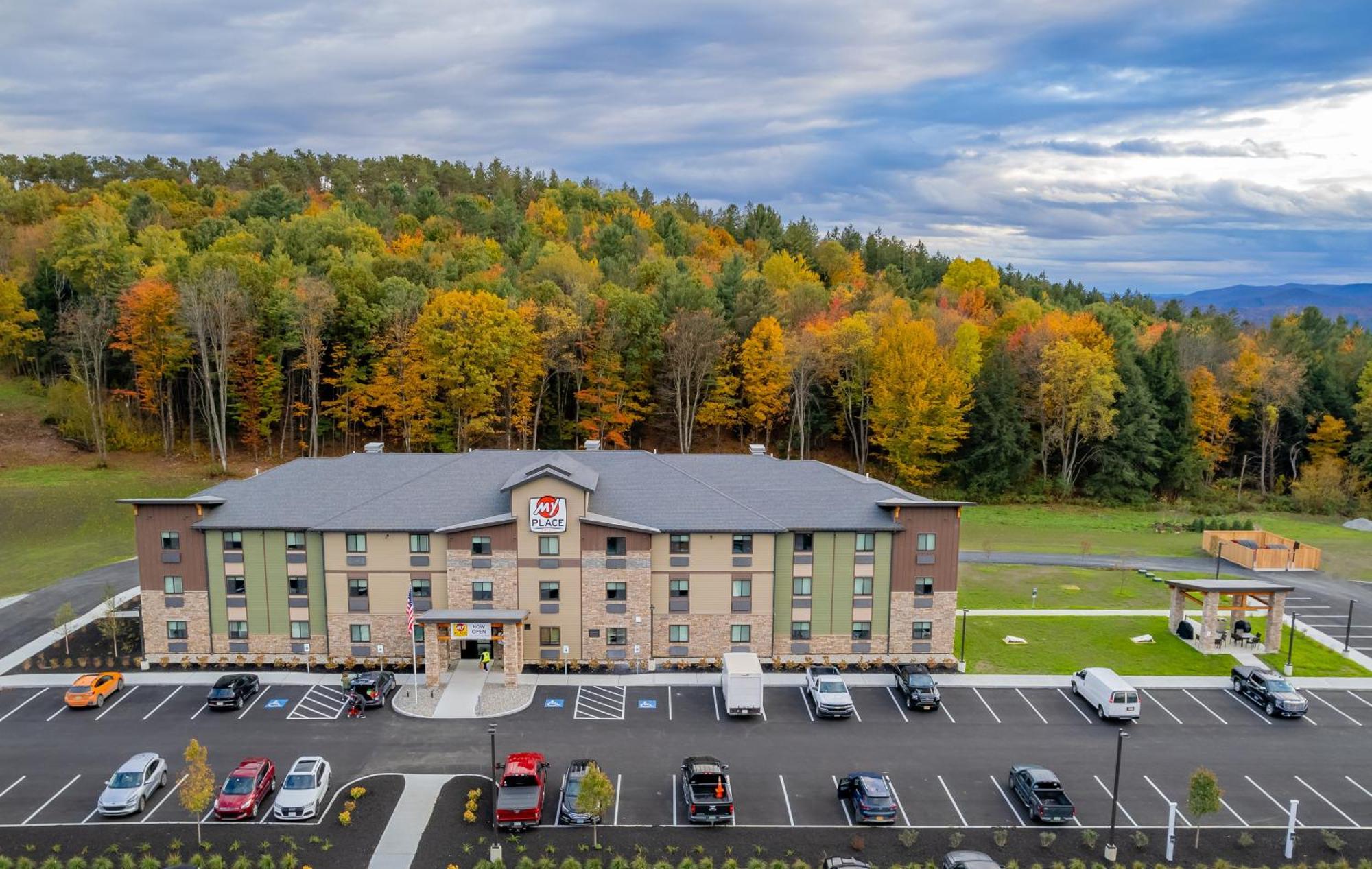 My Place Hotel-Randolph, Vt מראה חיצוני תמונה